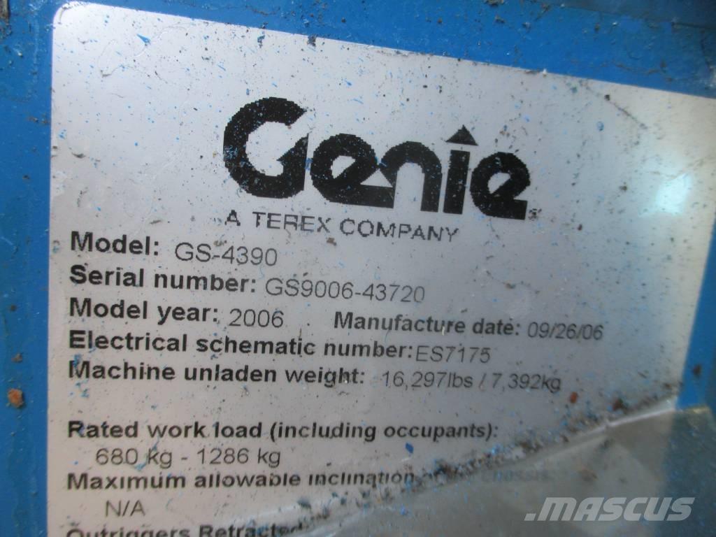 Genie GS 4390 RT Žirkliniai keltuvai