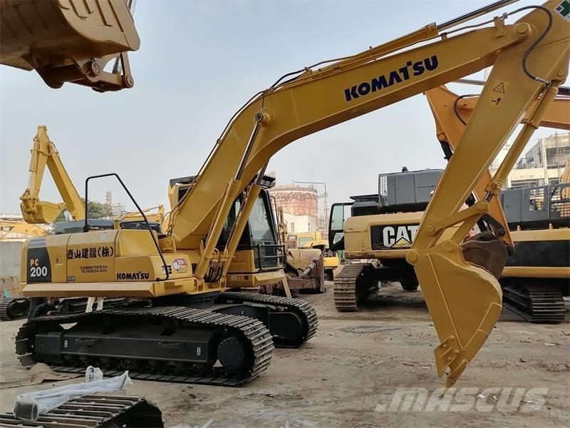Komatsu PC 200-8 Vikšriniai ekskavatoriai