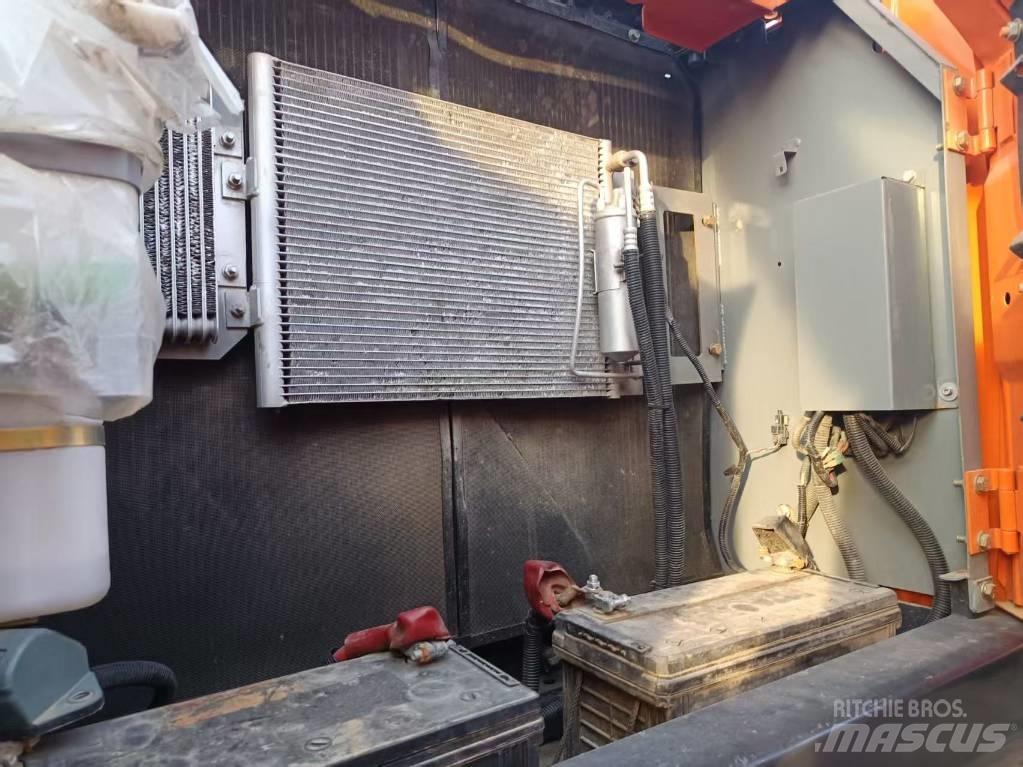 Hitachi ZX210 Vikšriniai ekskavatoriai