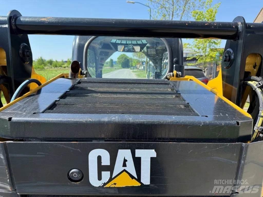 CAT 259D Krautuvai su šoniniu pasukimu
