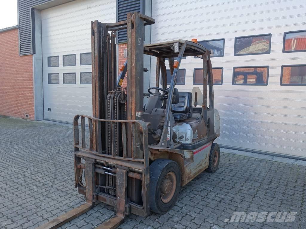 Nissan Y1D2A200 Dyzeliniai krautuvai