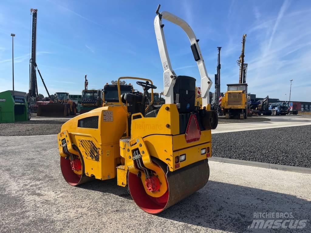 Bomag BW 100 AD-4 Porinių būgnų volai