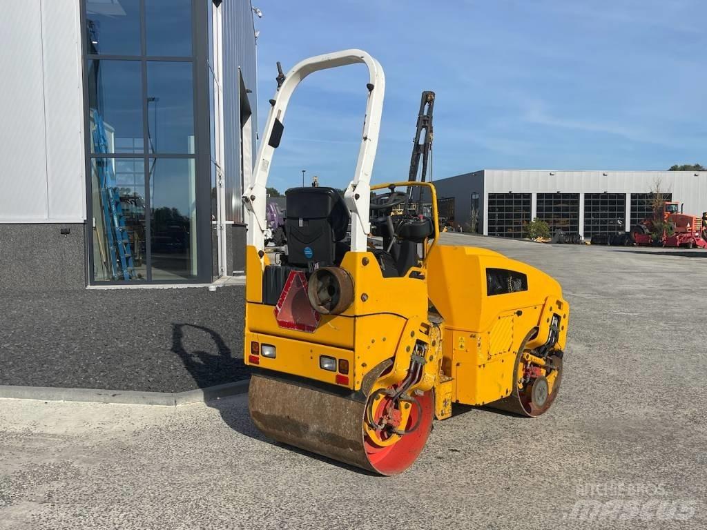 Bomag BW 100 AD-4 Porinių būgnų volai