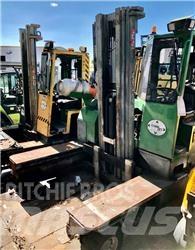 Combilift C4000 Krautuvai su pakrovimu iš šonų