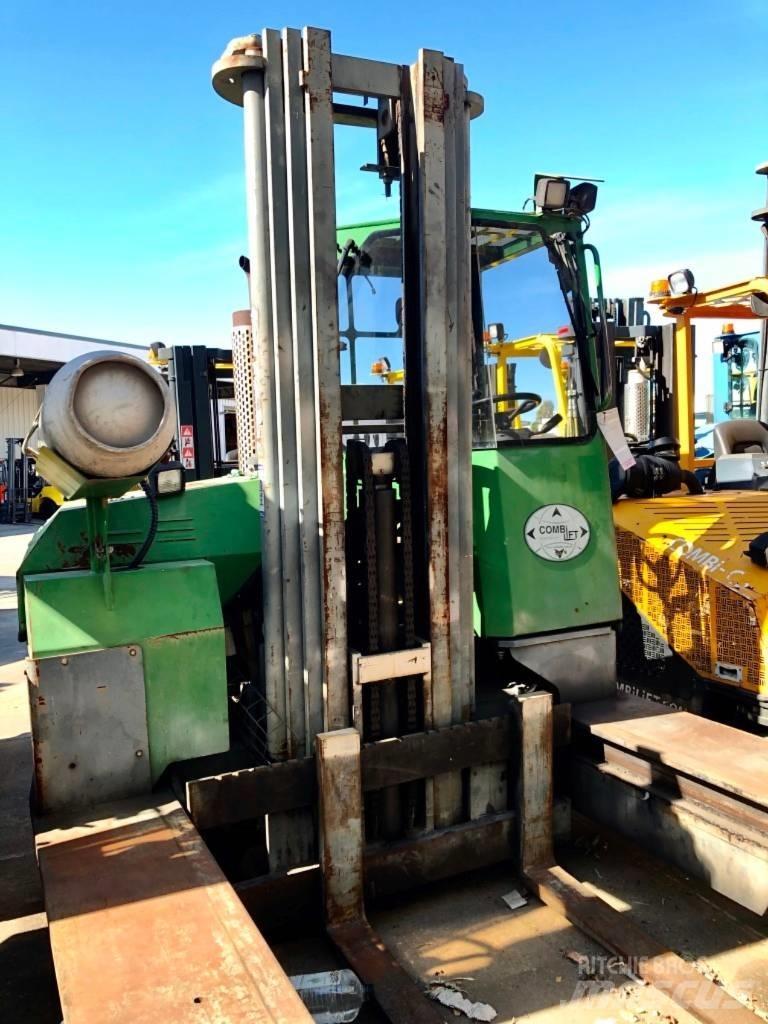 Combilift C4000 Krautuvai su pakrovimu iš šonų