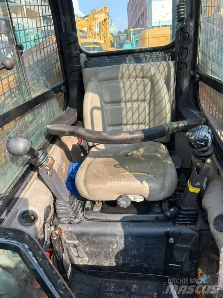CASE SR 200 Krautuvai su šoniniu pasukimu