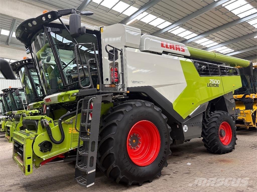 CLAAS LEXION 7500 Derliaus nuėmimo kombainai