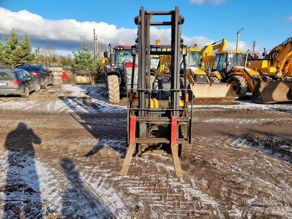 CAT DP 25 N Dyzeliniai krautuvai