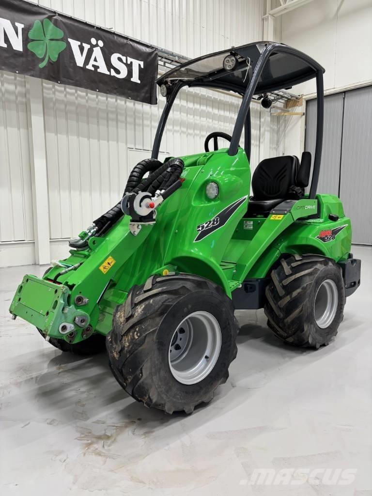 Avant 528 Daugiafunkciniai pakrovėjai