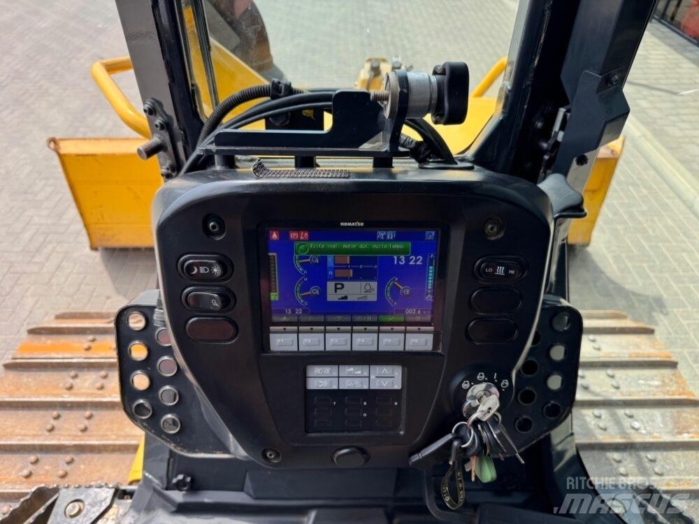 Komatsu D37PXi-24 Vikšriniai buldozeriai