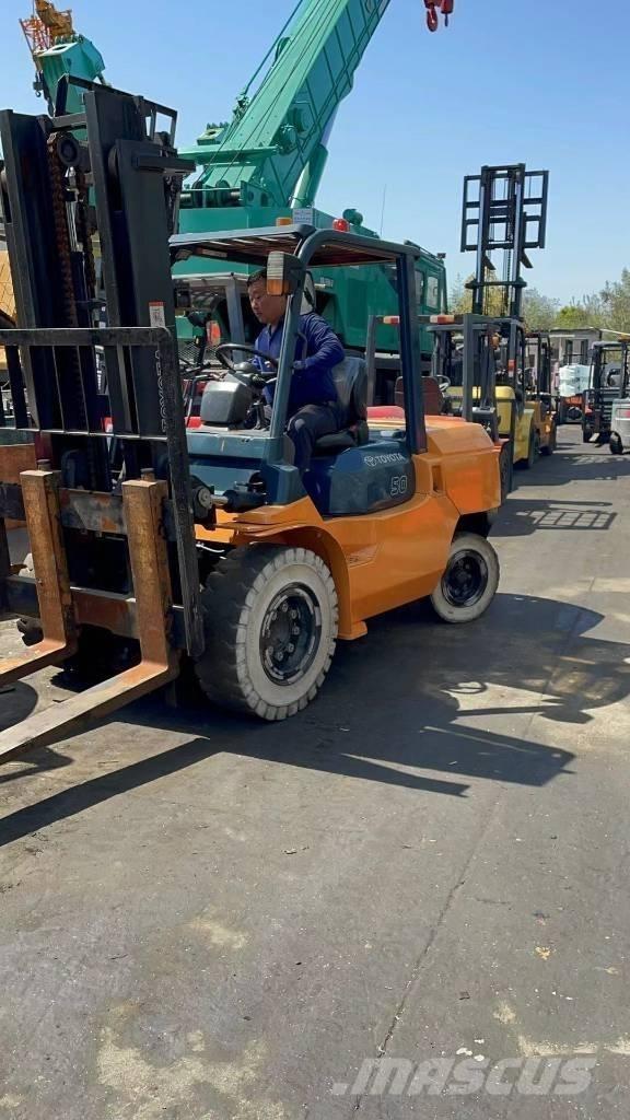 Toyota 5 ton Dyzeliniai krautuvai