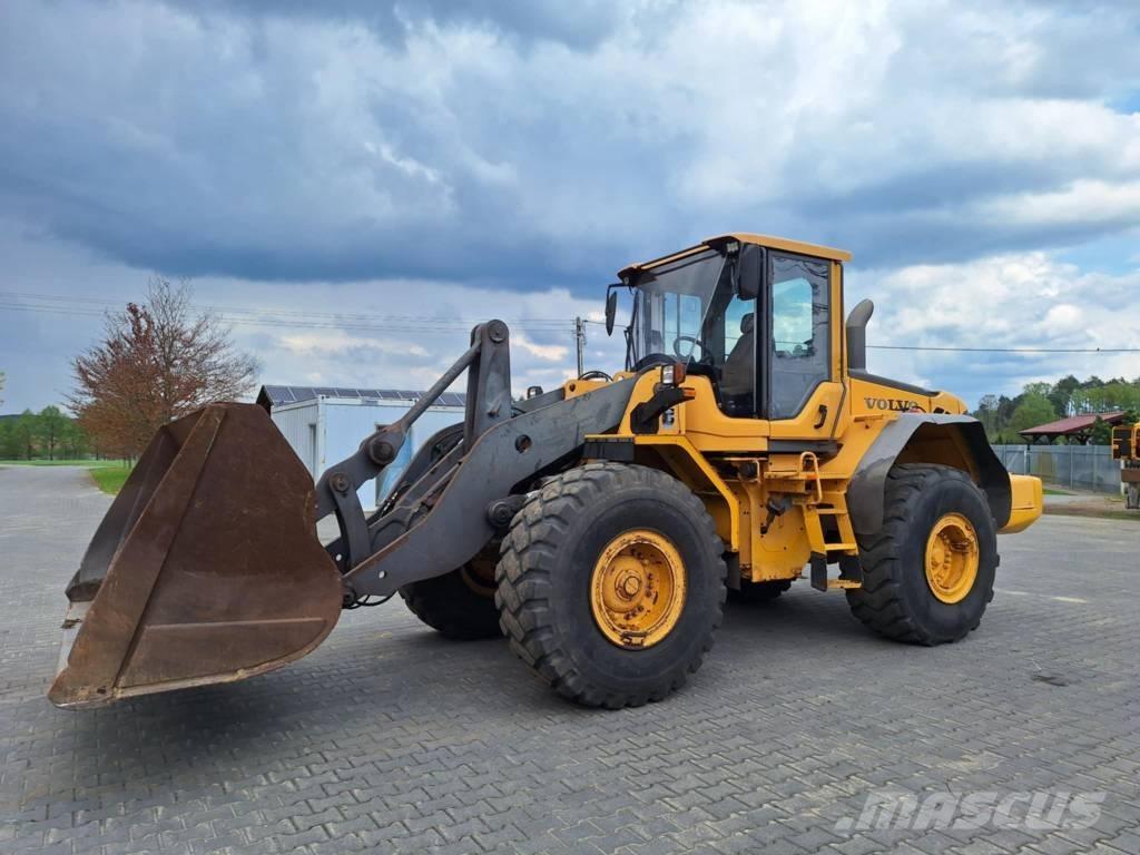 Volvo L 120 F Naudoti ratiniai krautuvai