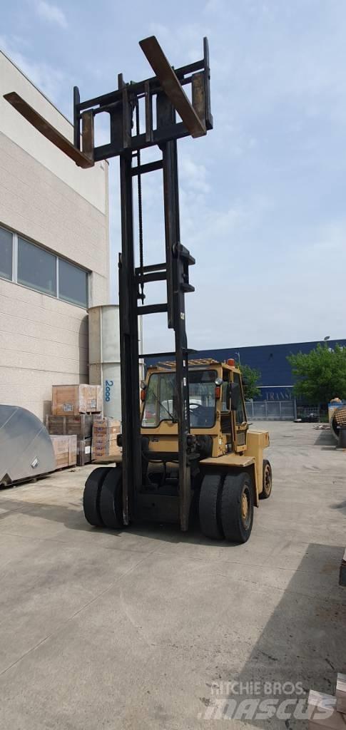 CAT DP 80 Dyzeliniai krautuvai
