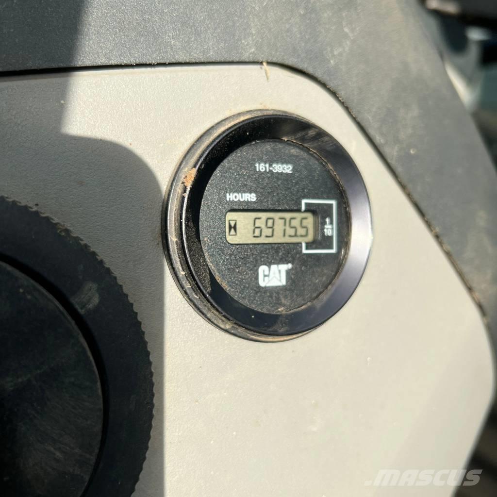 CAT 444 E Ekskavatoriniai krautuvai