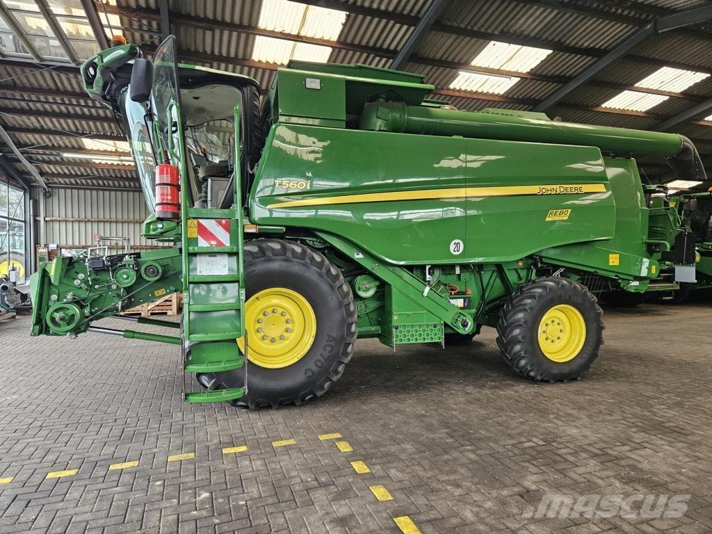 John Deere T560 i Derliaus nuėmimo kombainai