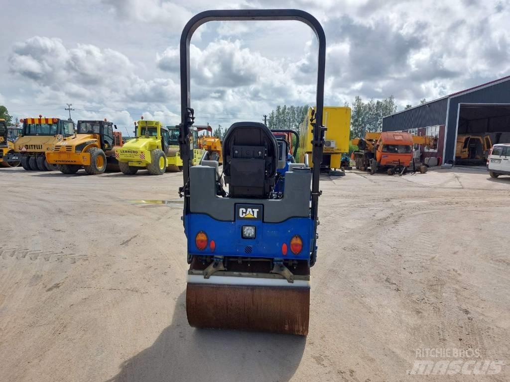 CAT CB 22B Porinių būgnų volai