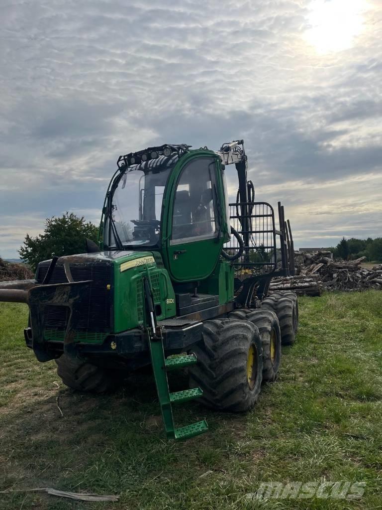 John Deere 810 E Naudoti miškovežiai (Forvarderiai)