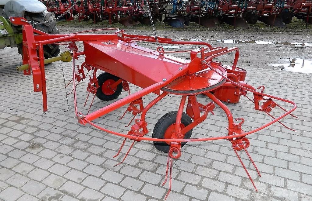 JF 320 Šieno grėbliai ir vartytuvai