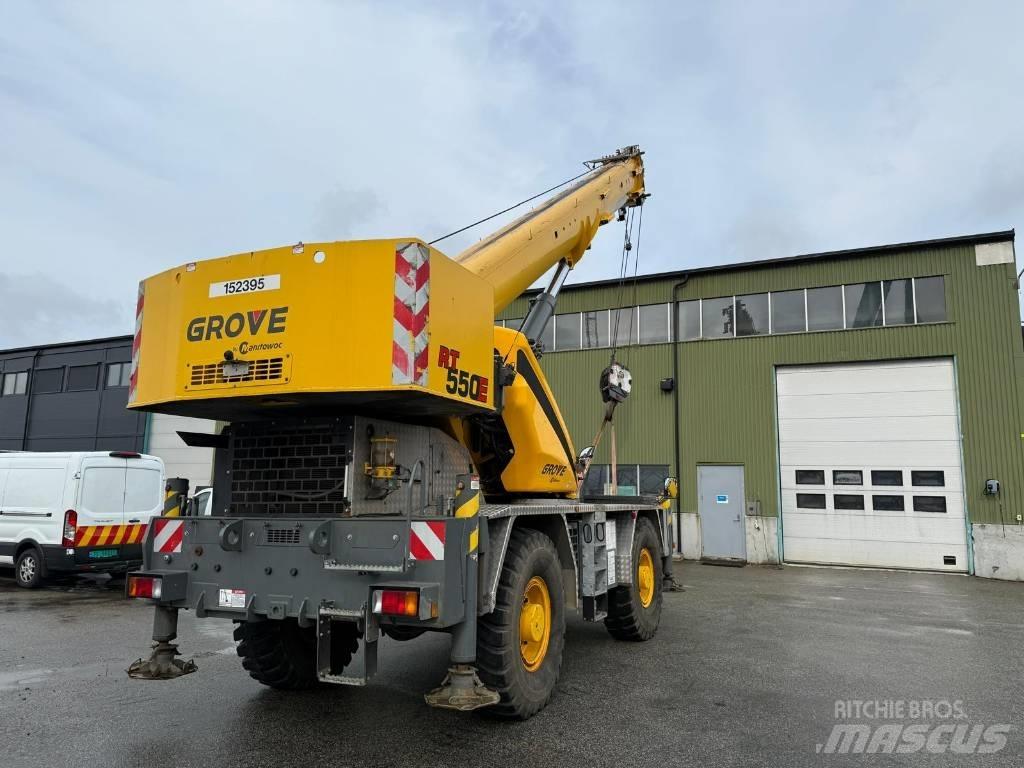 Grove RT 550 E Neapdoroto reljefo kranai