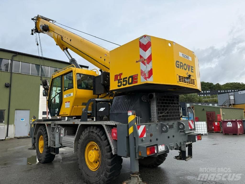 Grove RT 550 E Neapdoroto reljefo kranai