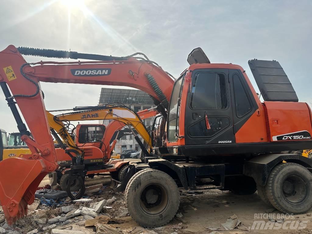 Doosan 150 Ratiniai ekskavatoriai