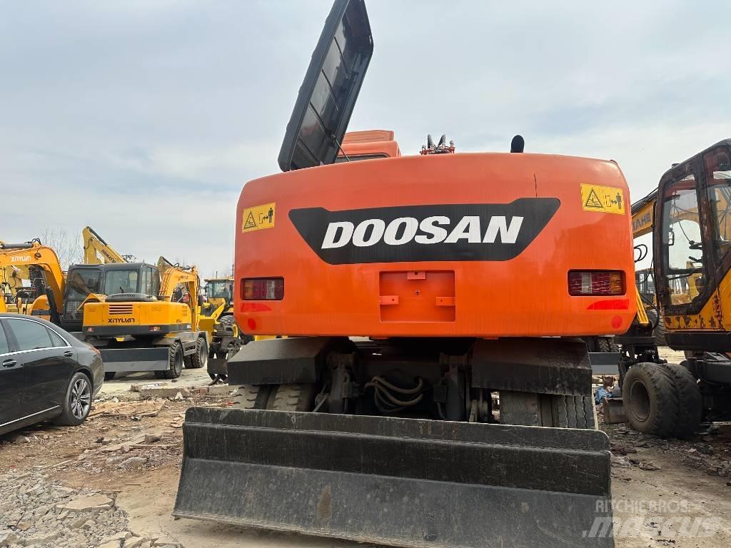 Doosan 150 Ratiniai ekskavatoriai