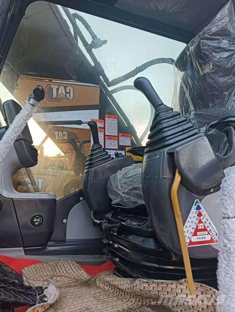 CAT 324 D2L Vikšriniai ekskavatoriai