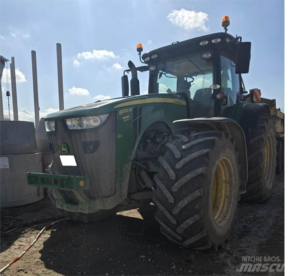 John Deere 8370R Traktoriai