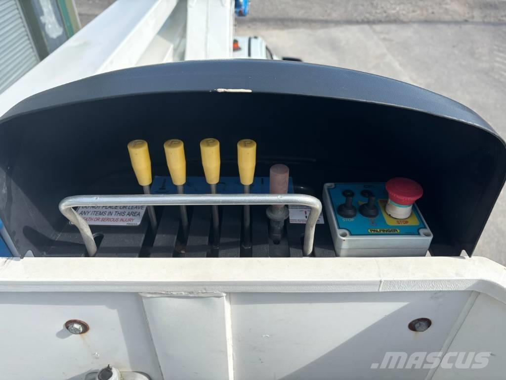 Palfinger P130A Ant vilkikų montuojamos kėlimo platformos