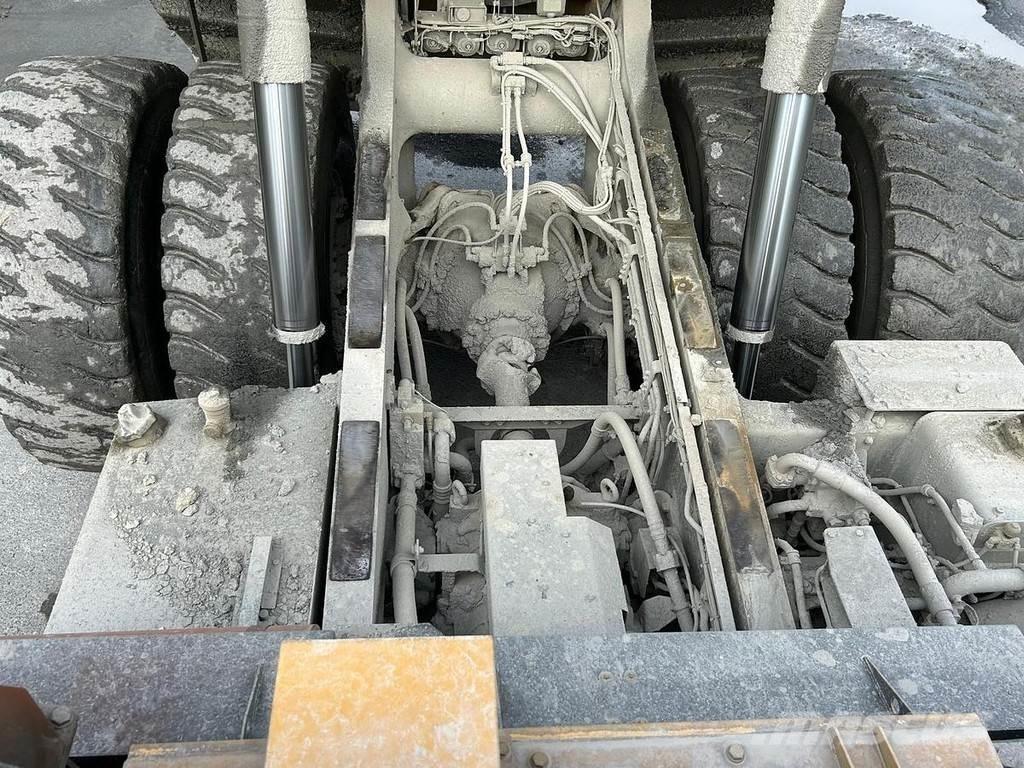 Komatsu HD605-7 Statybiniai savivarčiai sunkvežimiai