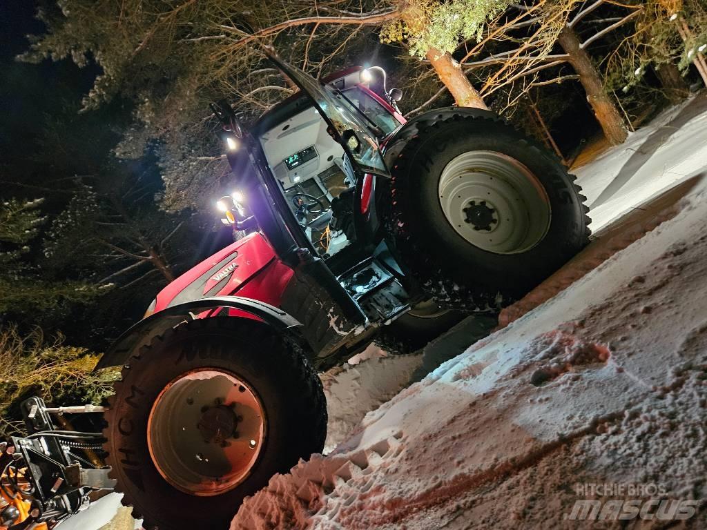 Valtra N154 Traktoriai