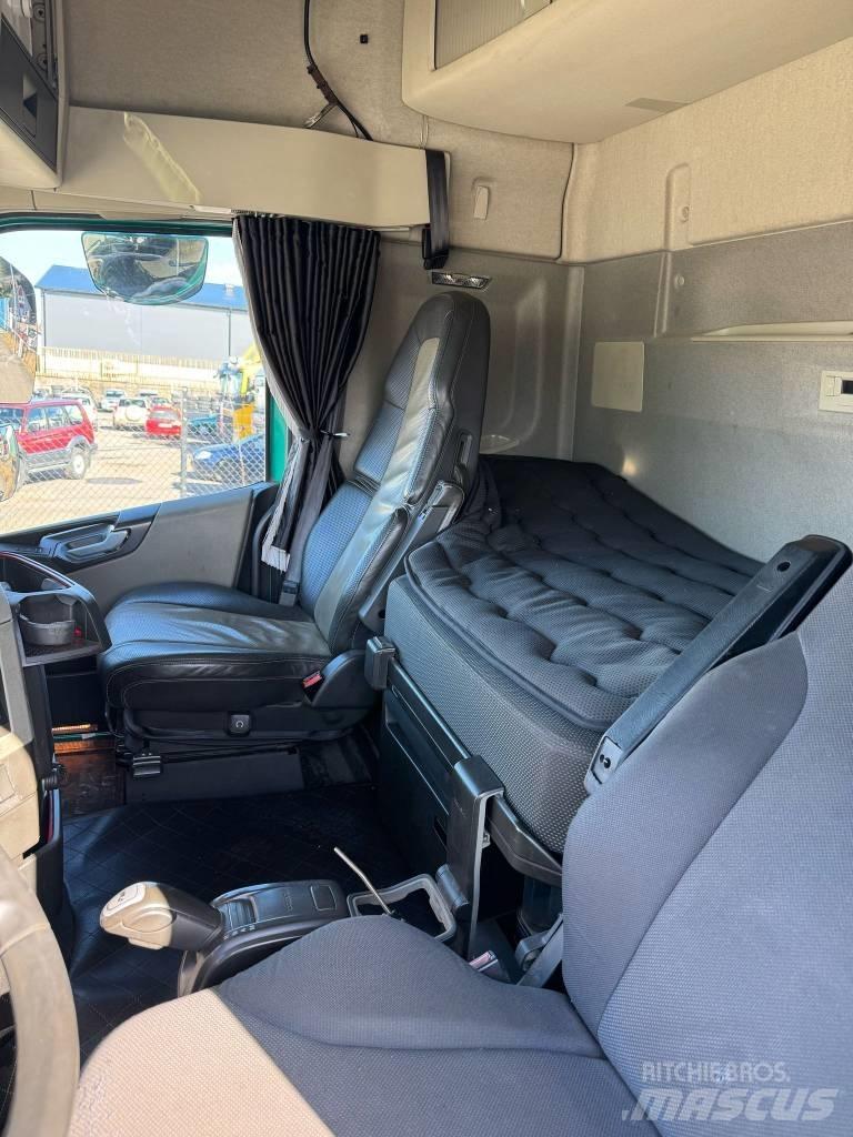 Volvo FH 540 Sunkvežimiai su keliamuoju kabliu