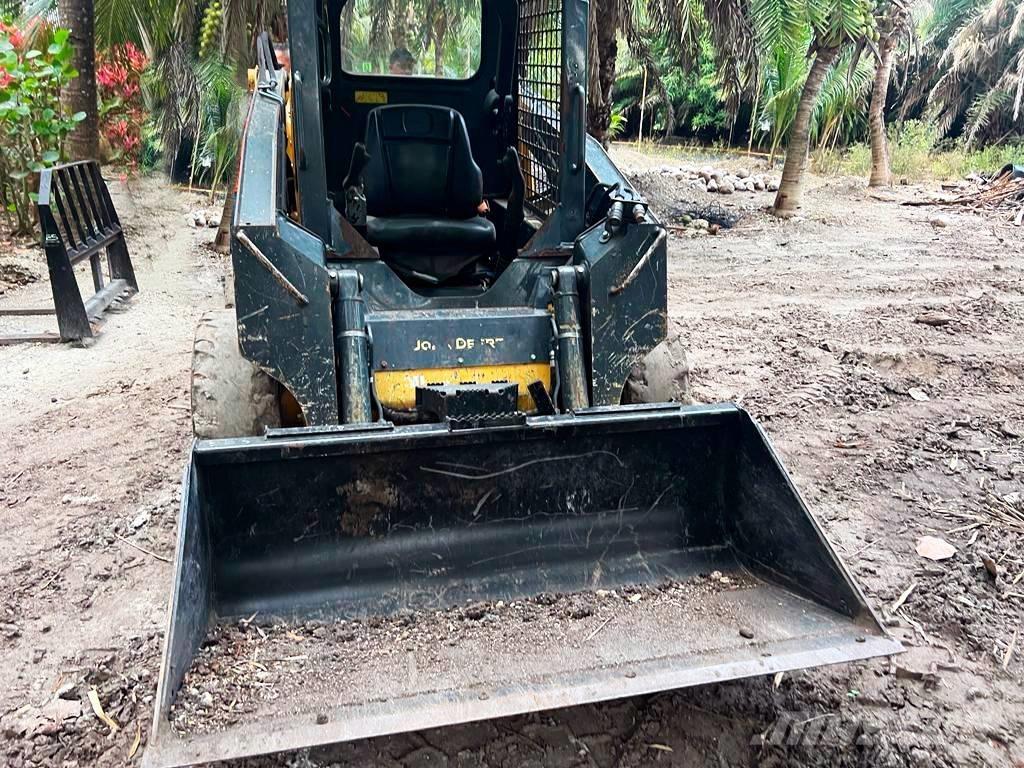 John Deere 312 Krautuvai su šoniniu pasukimu