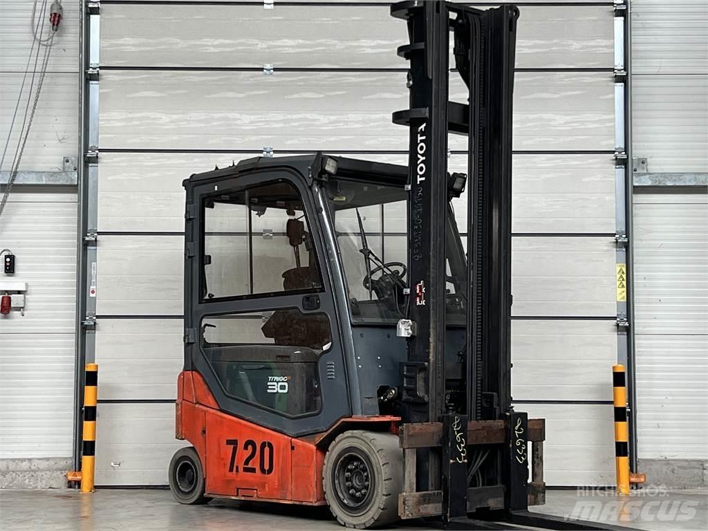 Toyota 8FBMT30 Elektriniai šakiniai krautuvai