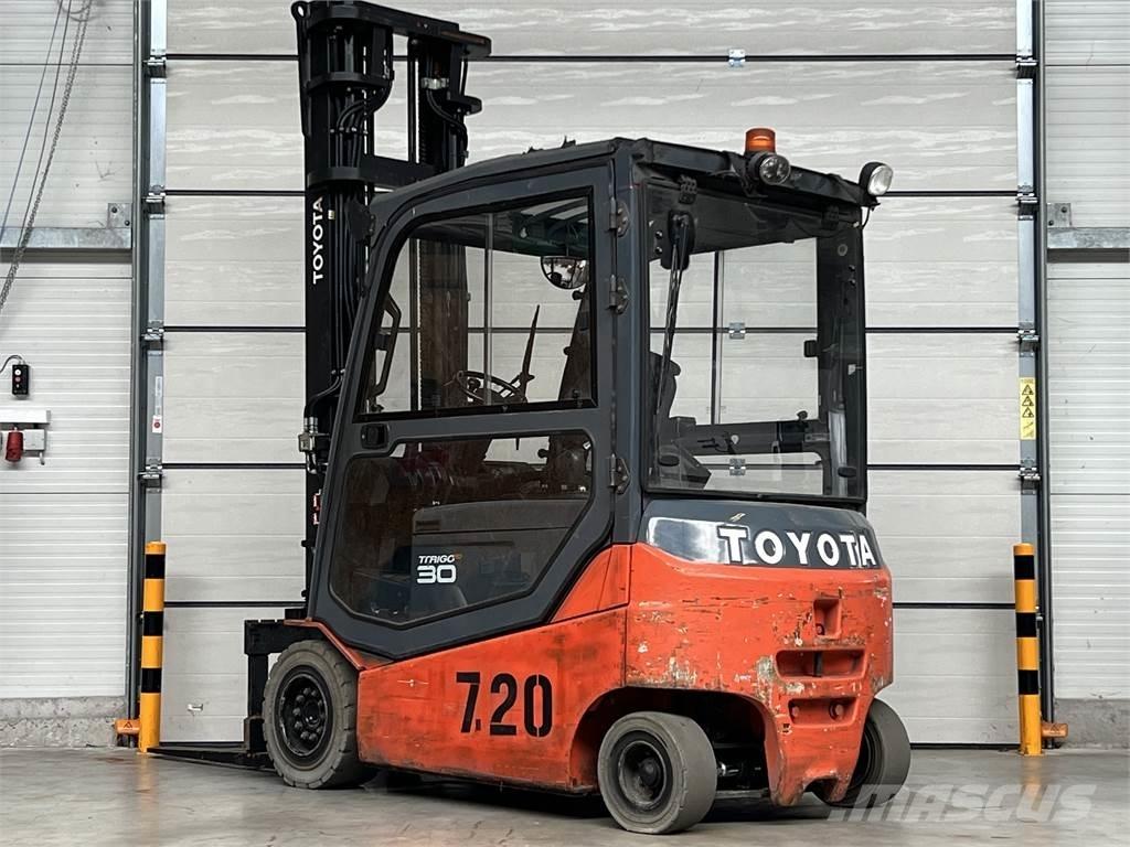 Toyota 8FBMT30 Elektriniai šakiniai krautuvai