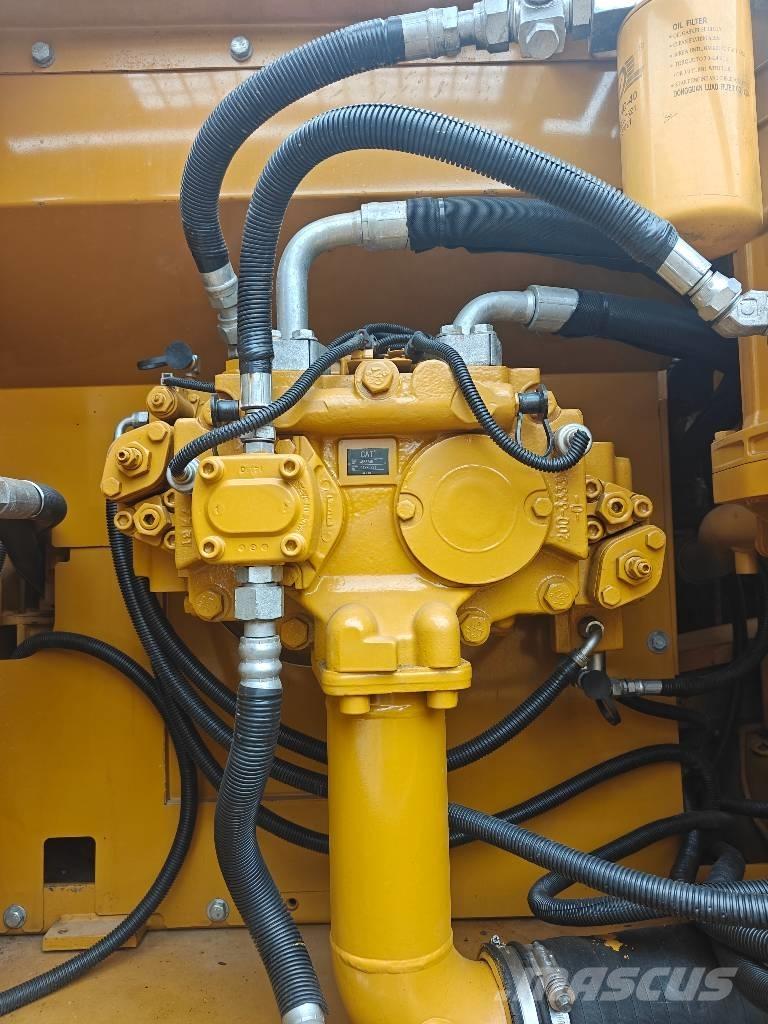 CAT 329 D Vikšriniai ekskavatoriai