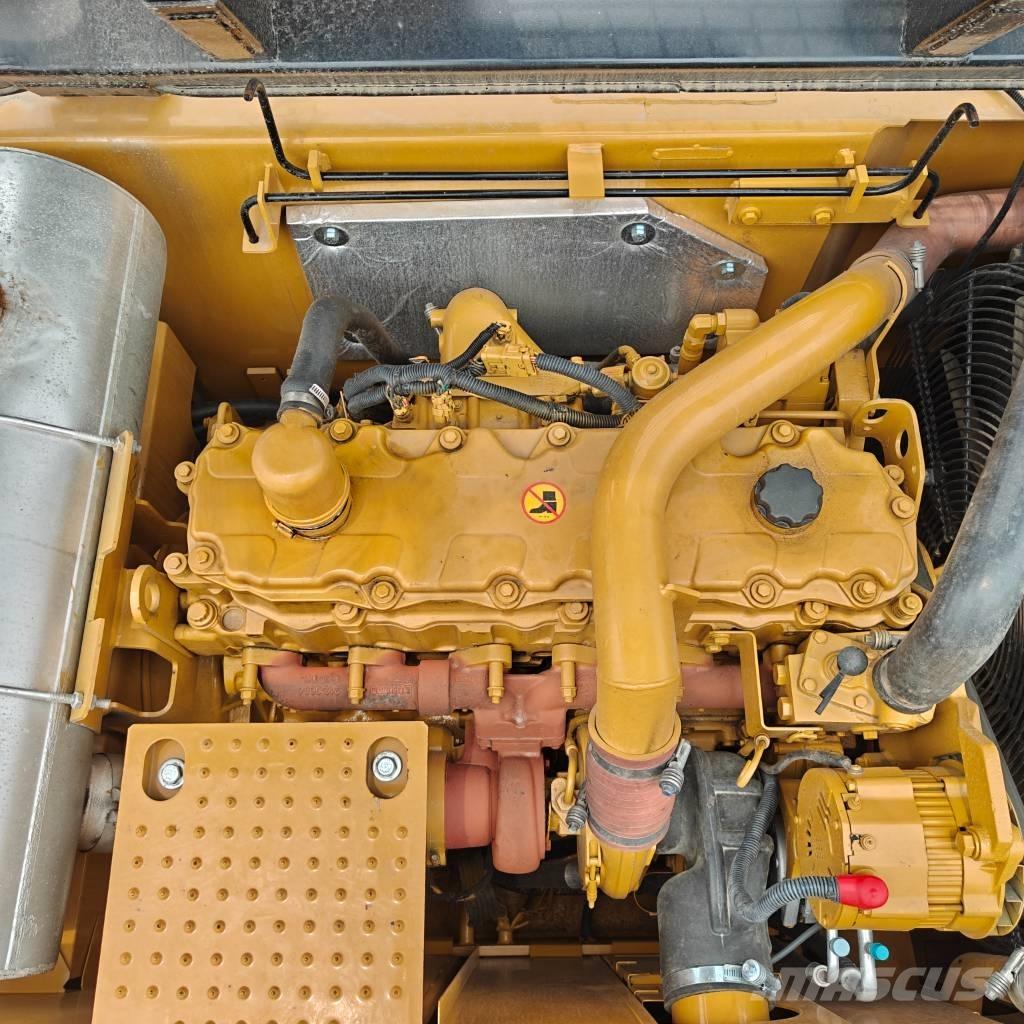 CAT 329 D Vikšriniai ekskavatoriai