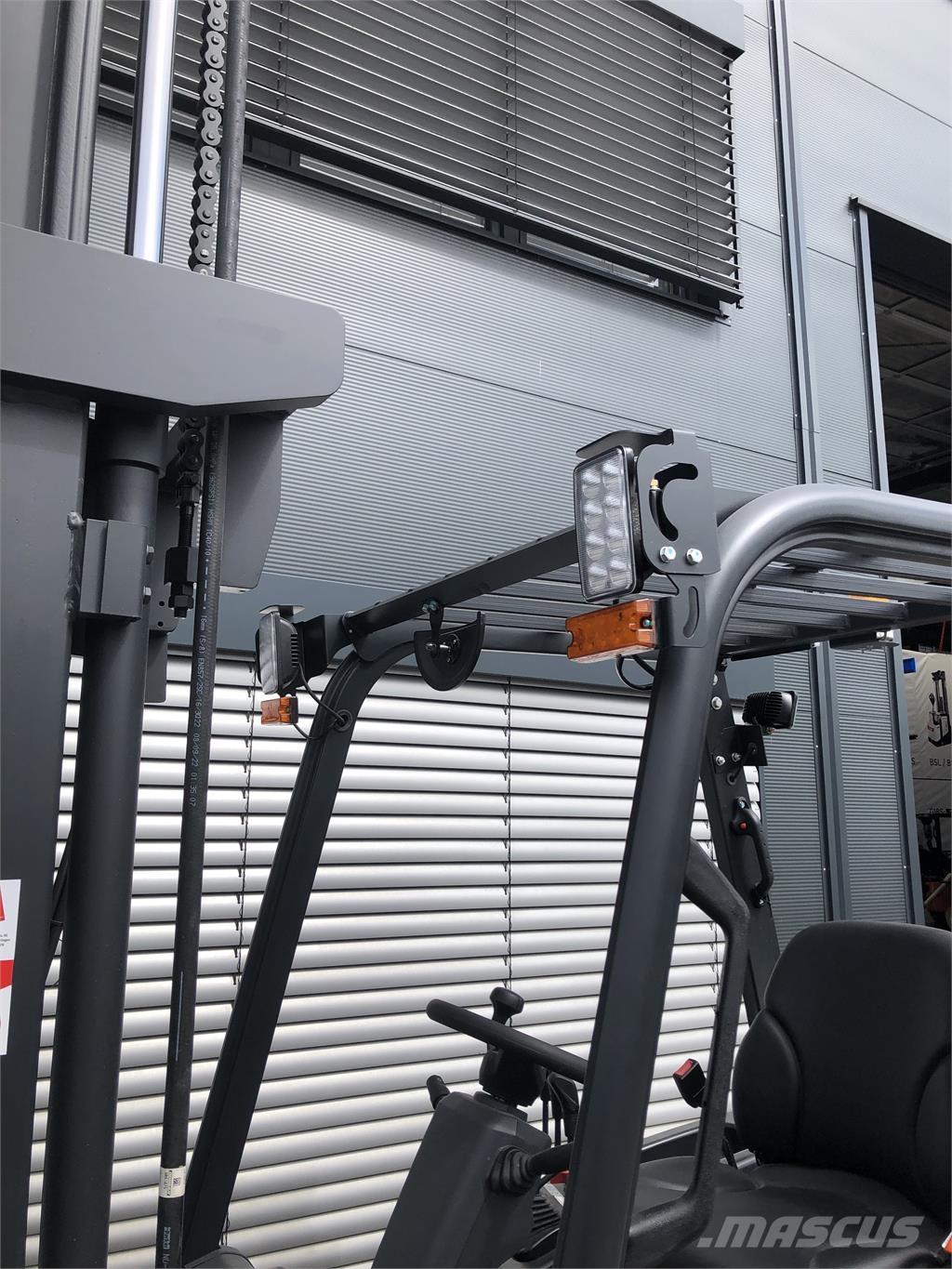 Bobcat D30NX Dyzeliniai krautuvai