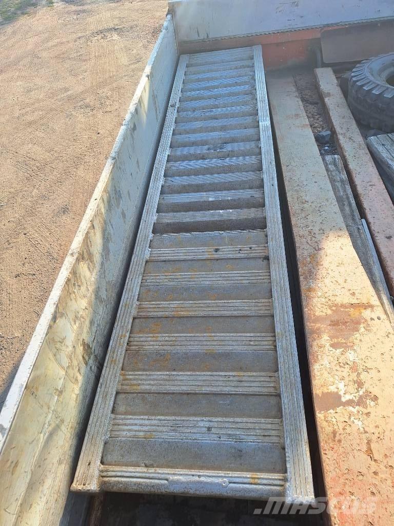  Zrůst N25.31-Z01 Žemo iškrovimo puspriekabės