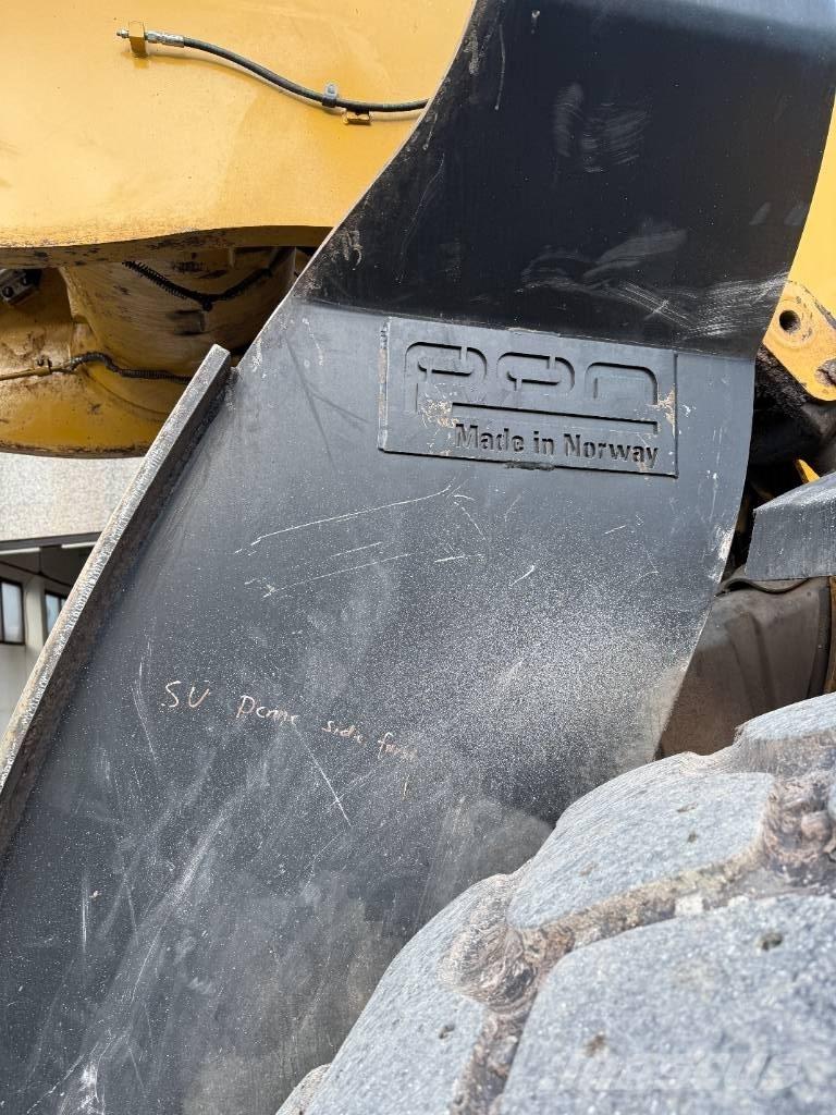 CAT 980 M Naudoti ratiniai krautuvai