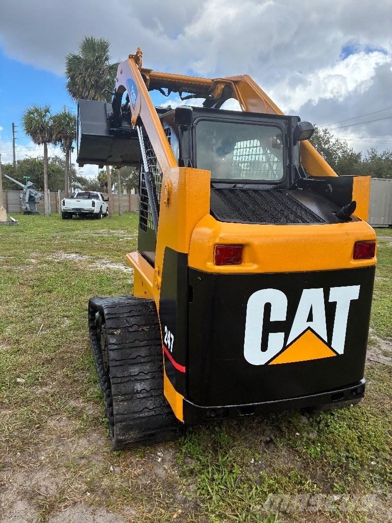 CAT 247 Krautuvai su šoniniu pasukimu