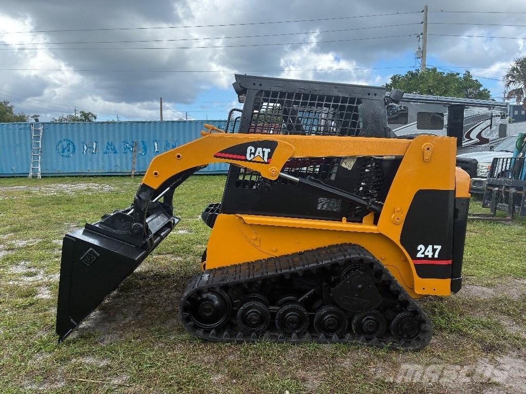 CAT 247 Krautuvai su šoniniu pasukimu