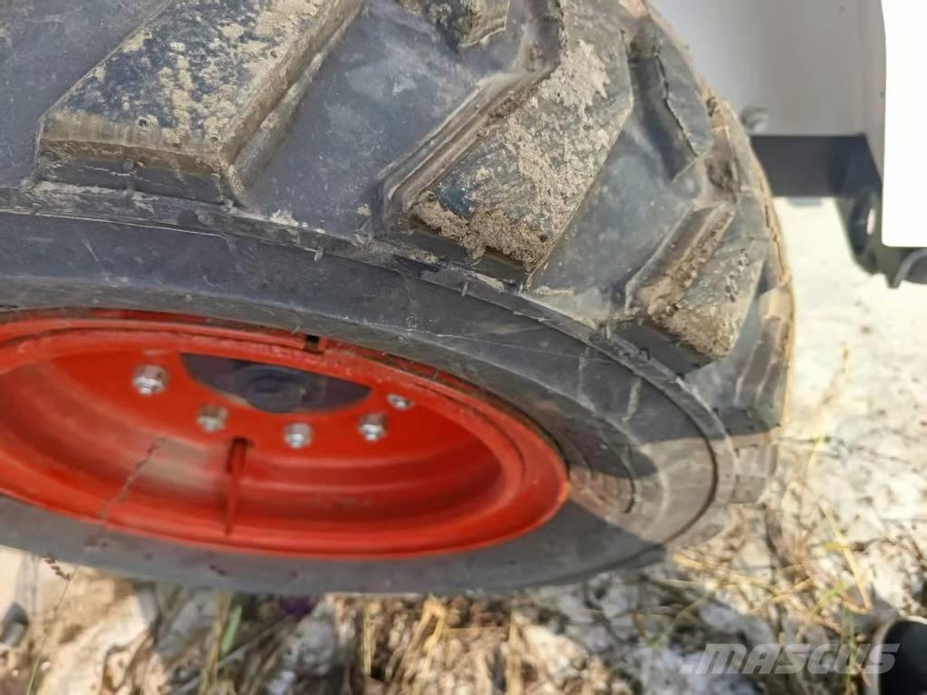 Bobcat S18 Krautuvai su šoniniu pasukimu