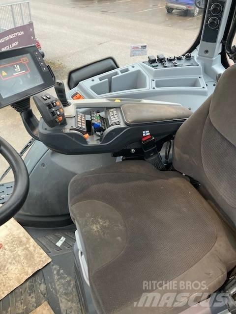 Valtra T214 Versu Traktoriai
