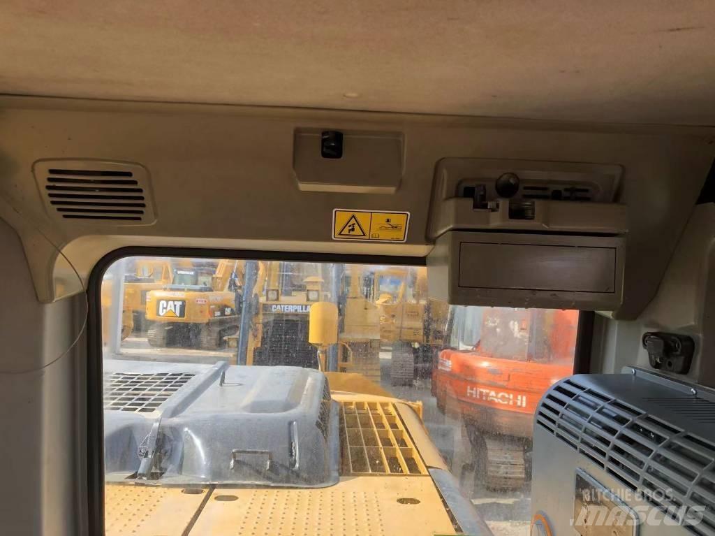 CAT 320 D Vikšriniai ekskavatoriai