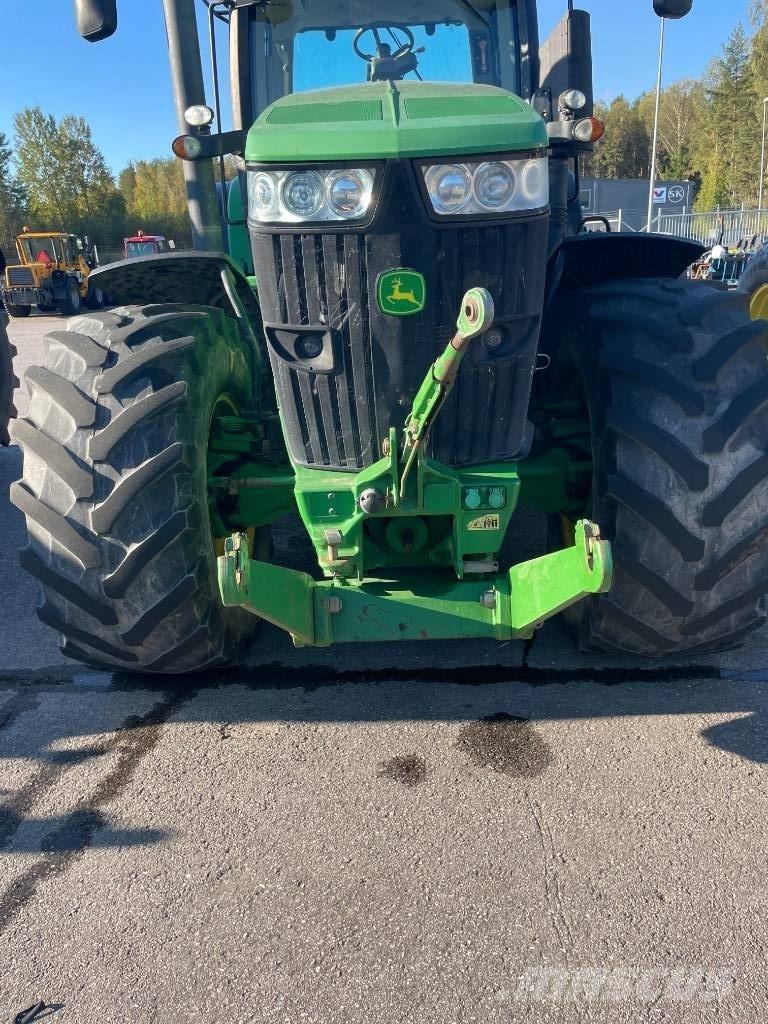 John Deere 7200 R Traktoriai