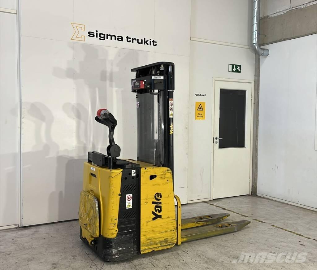 Yale MS 12 X Savaeigiai rietuvai