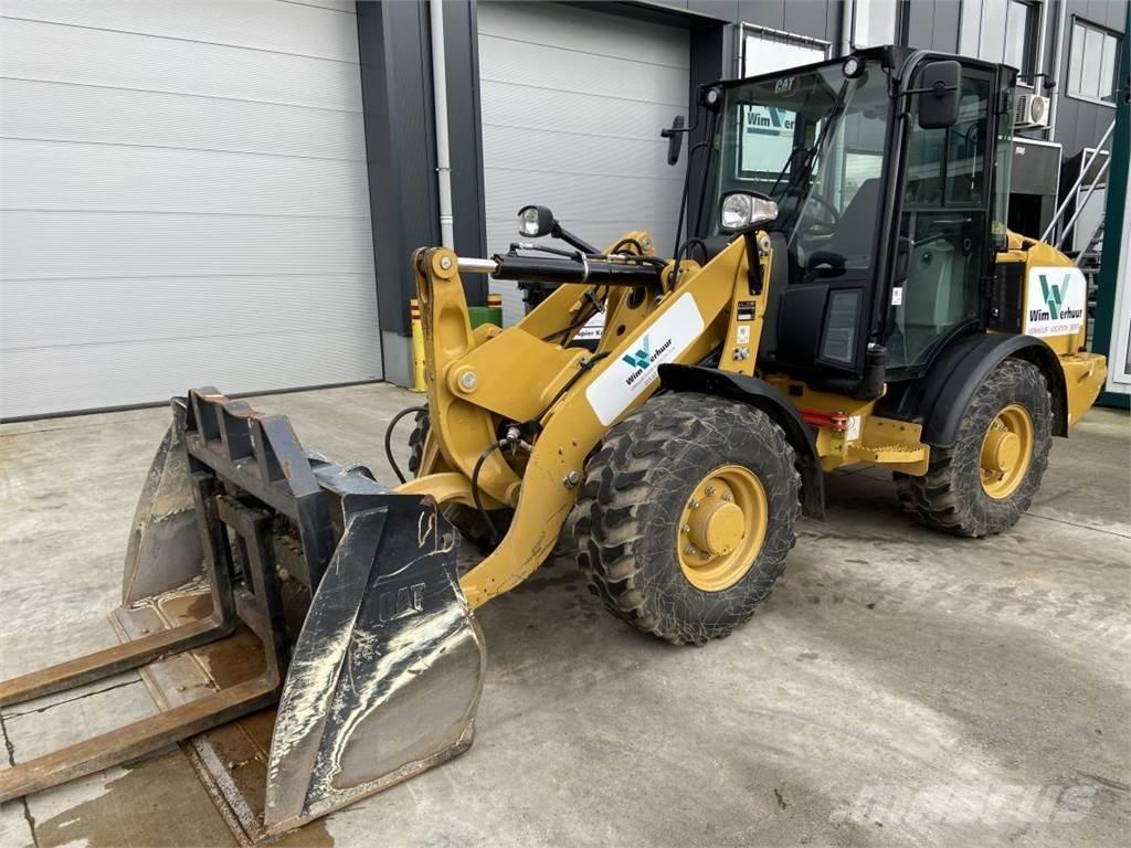 CAT 906M (7164) Daugiafunkciniai pakrovėjai