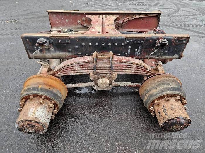 Axles Tandem axle Transportas - Kita