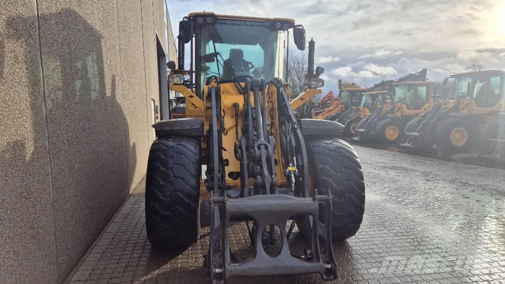 Volvo L 70 H Naudoti ratiniai krautuvai